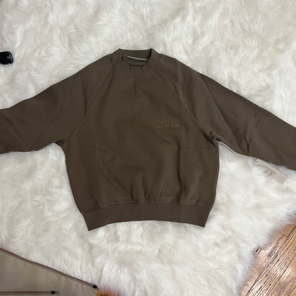FEAR OF GOD ESSENTIAL